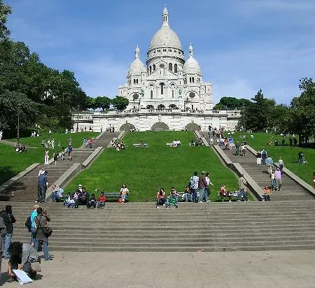 A Gem Steps Away From Sacre Coeur *